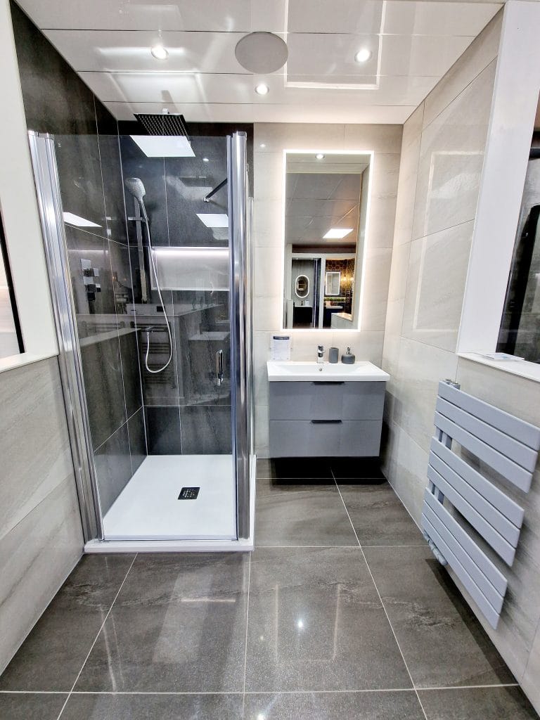 Bay 2 full bathroom hillington glasgow