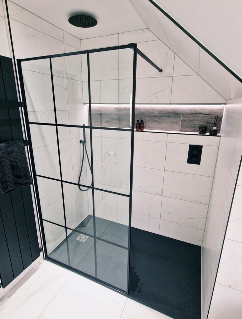 Black grid pattern shower screen