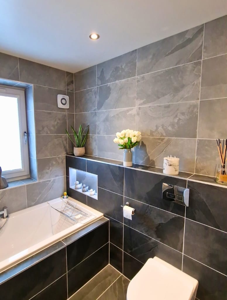 Chrome flush button in Langbank